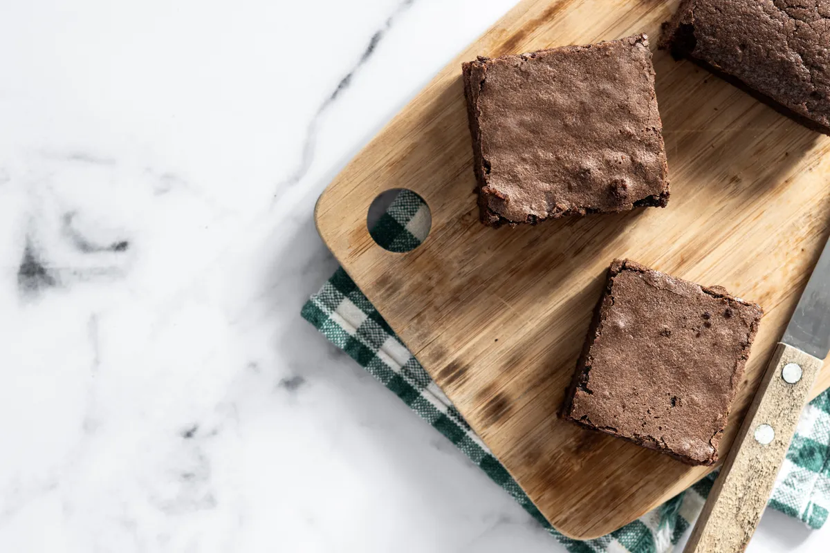 Brownie vegan cu avocado la Airfryer