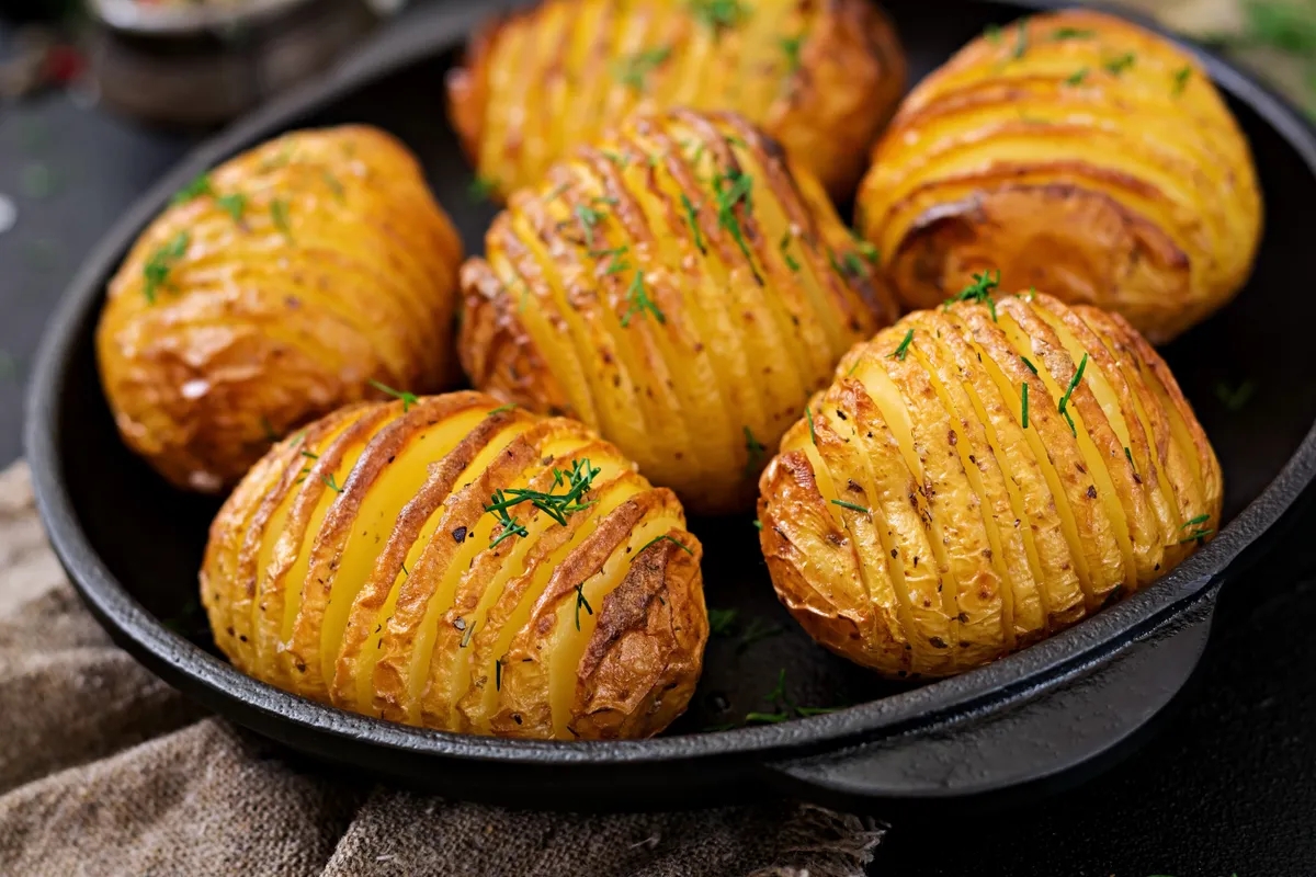 Cartofi acordeon cu parmezan