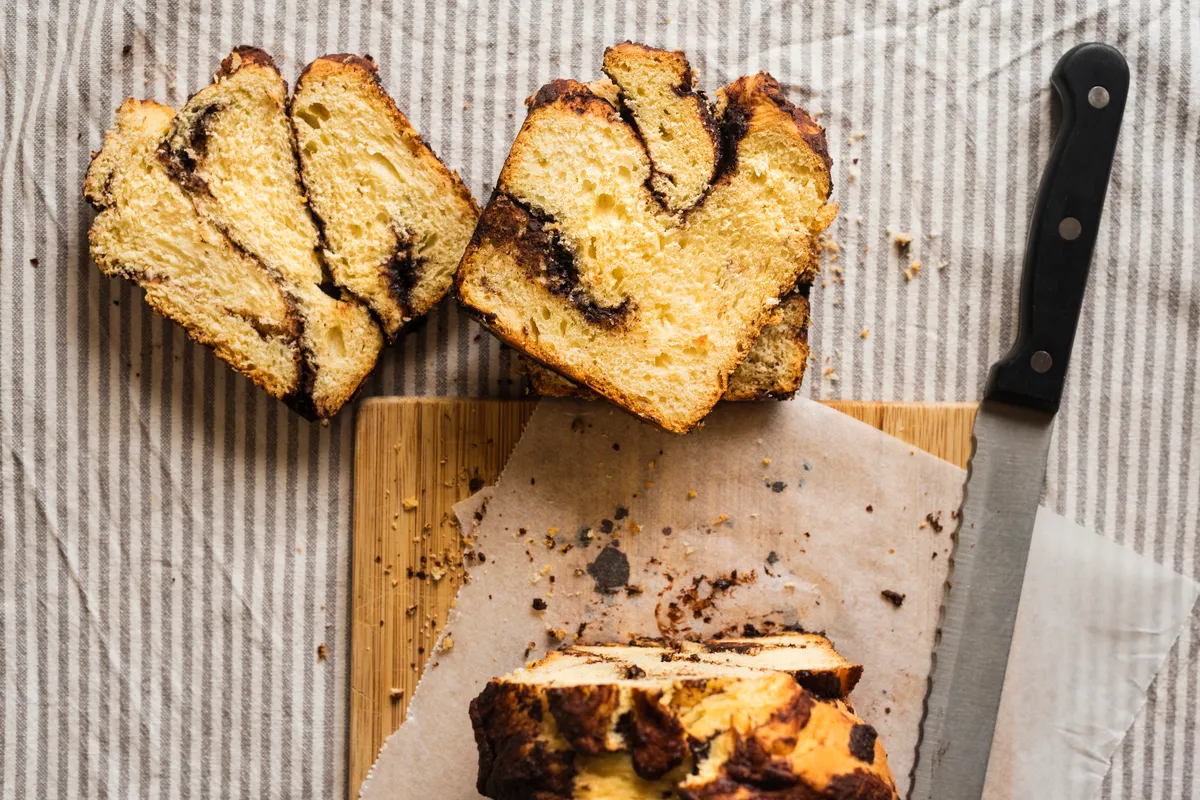 Chec marmorat pufos și delicios preparat la airfryer