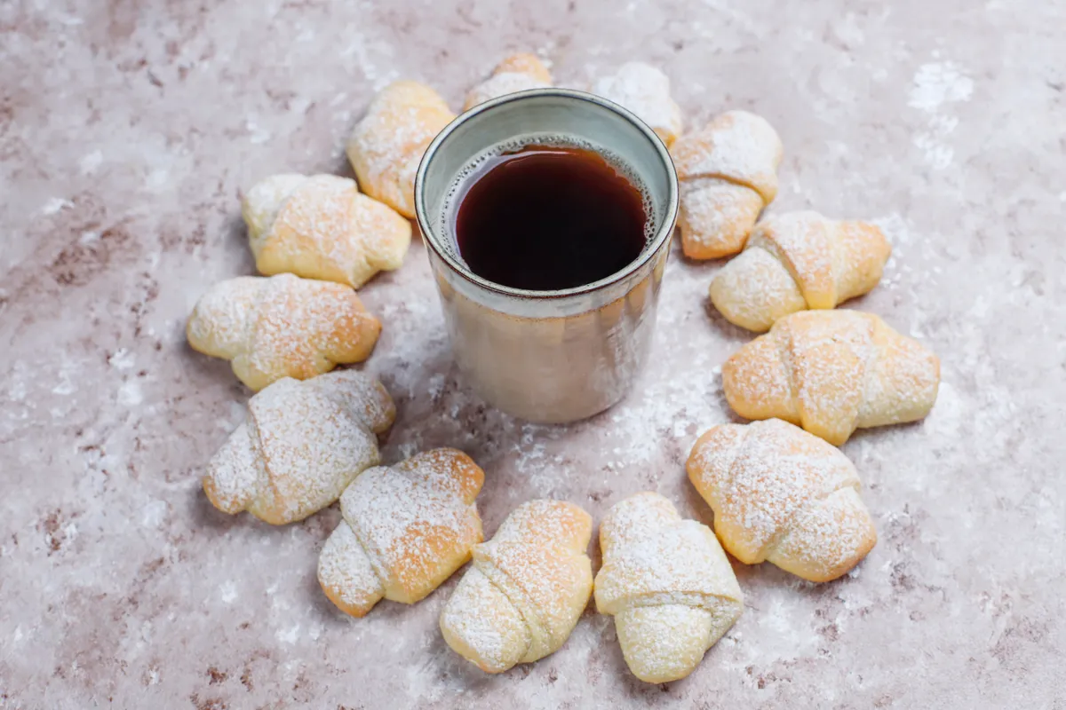Cornulețe Fragede cu Gem la Airfryer