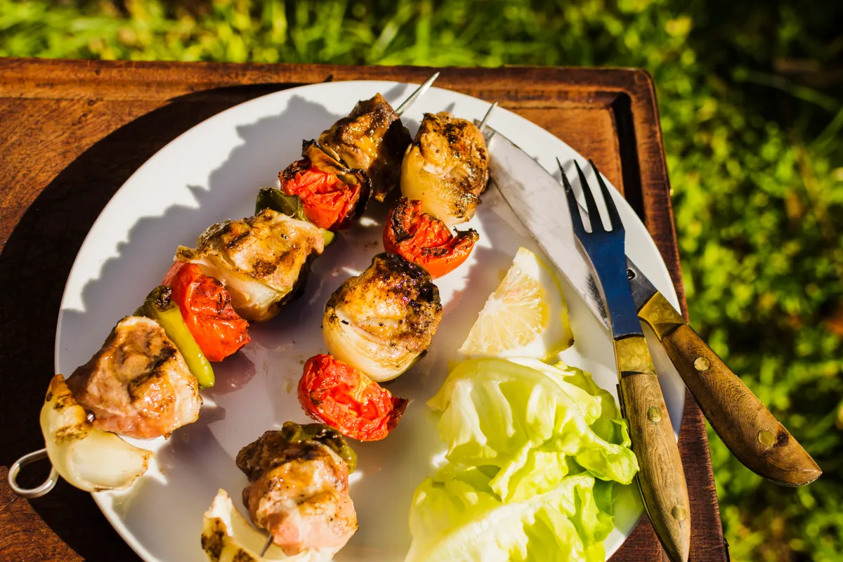Souvlaki de pui cu legume la air fryer