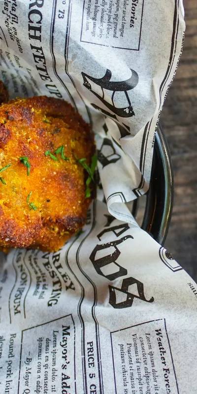 Aloo Tikki - chiftele indiene de cartofi cu mazăre și garam masala la airfryer