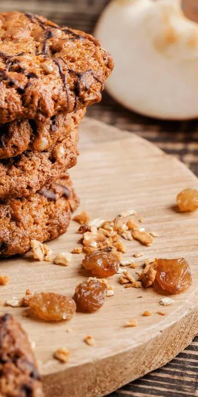 Biscuiți de ovăz sănătoși și delicioși cu stafide