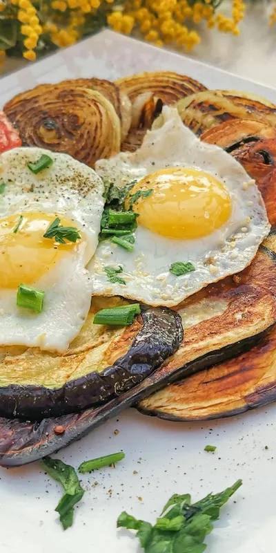 Rețete rapide de mic dejun la Air Fryer: de la omletă la cartofi crocanți