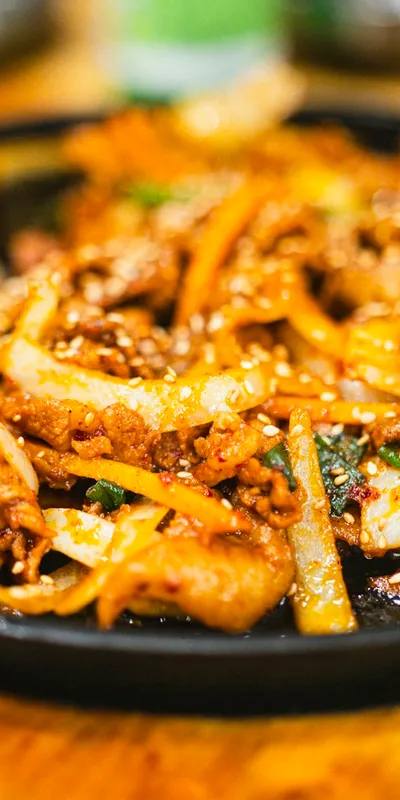 Bulgogi coreean de vită la airfryer, cu ceapă și susan