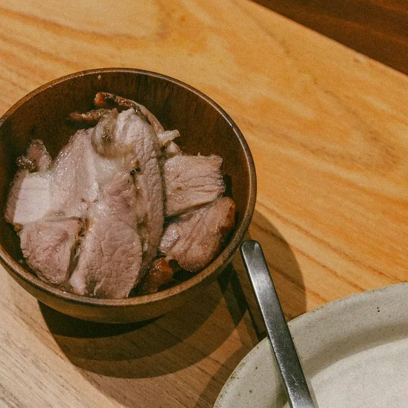 Char Siu de Porc la Airfryer: Ceafă Glazurată în Sos Hoisin, Miere și Cinci Arome