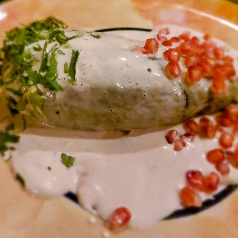Chiles Rellenos la airfryer: ardei poblano umpluți cu brânză, în crustă de ou