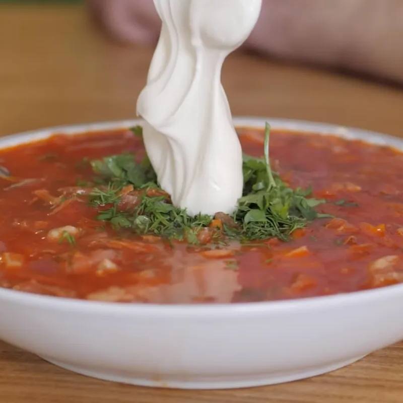 Ciorbă de legume cu leuștean, acrișoară cu borș