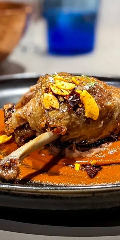 Confit de rață clasic francez la airfryer, cu pulpe fragede și piele crocantă