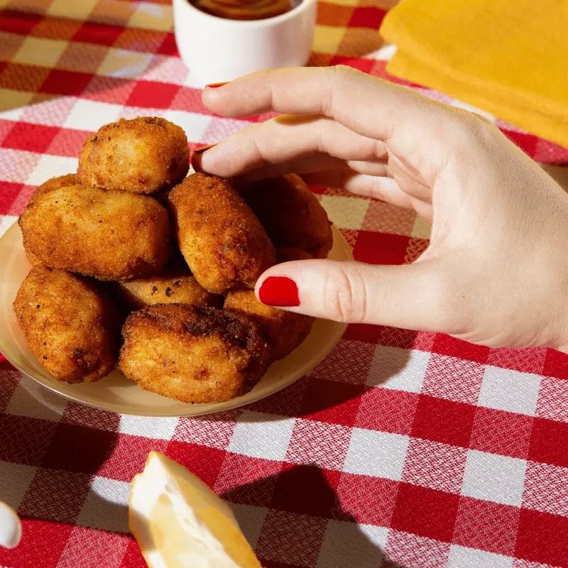 Crochete de cartofi cu brânză la airfryer