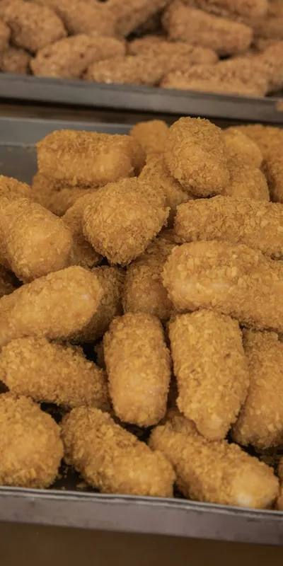 Croquetas de jamón spaniole la airfryer: crochete cremoase cu bechamel și șuncă în crustă crocantă