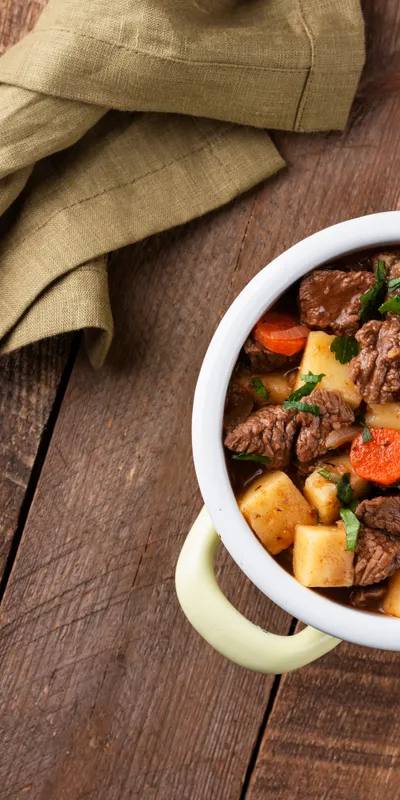 Friptură de vită la airfryer cu cartofi și legume