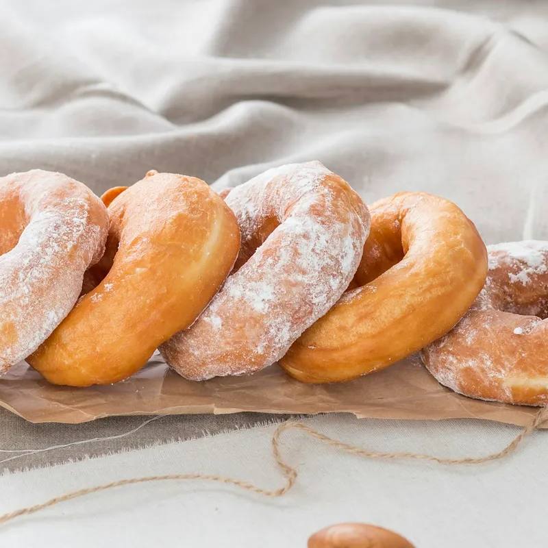 Gogoși pufoase românești cu zahăr pudră la airfryer