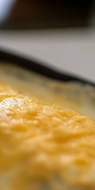 Kačamak sârbesc cu cartofi și cașcaval, gratinat crocant la airfryer
