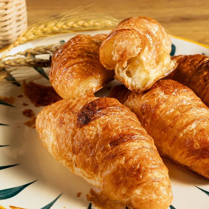 Merdenele cu brânză sărată la airfryer, foietaj pufos ca la colț de stradă
