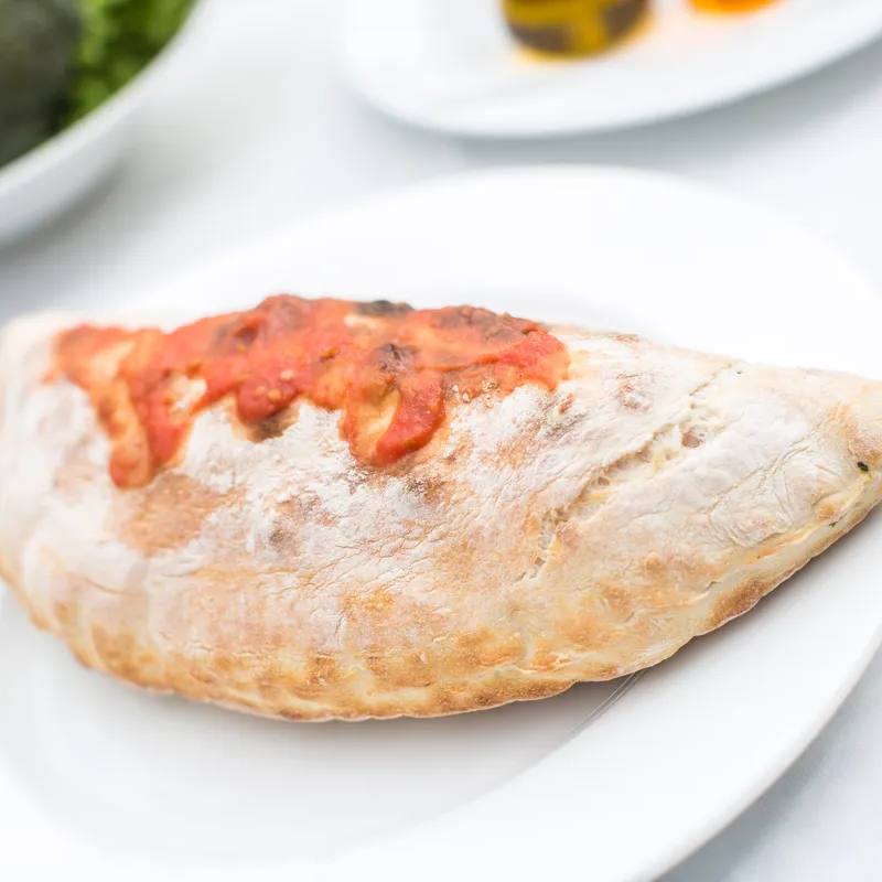 Mini pizza calzone delicioasă la airfryer