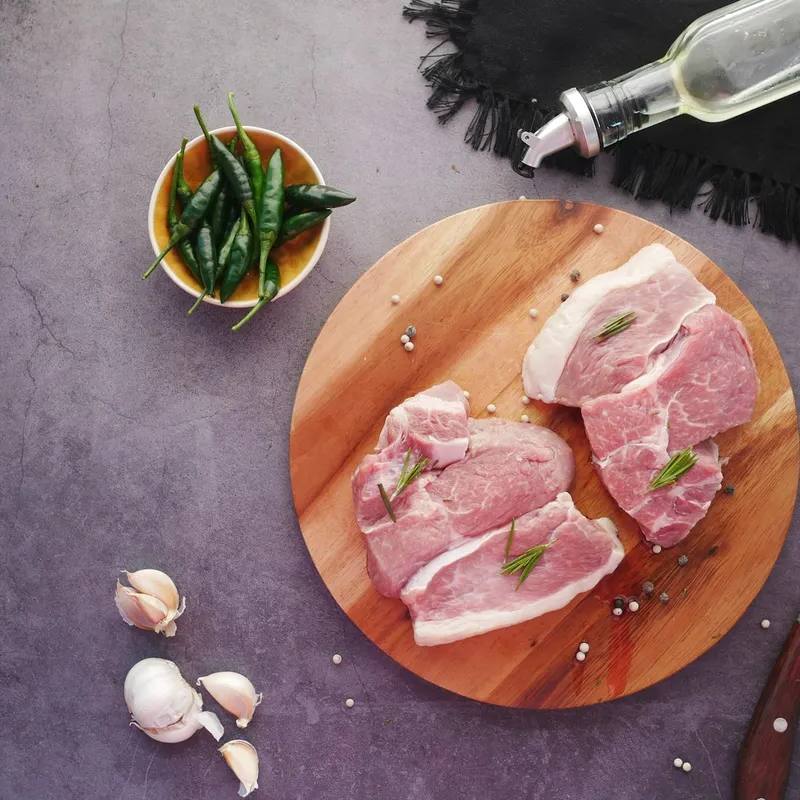 Mușchiuleț de porc împănat cu slănină și usturoi la airfryer, suculent ca la mama acasă