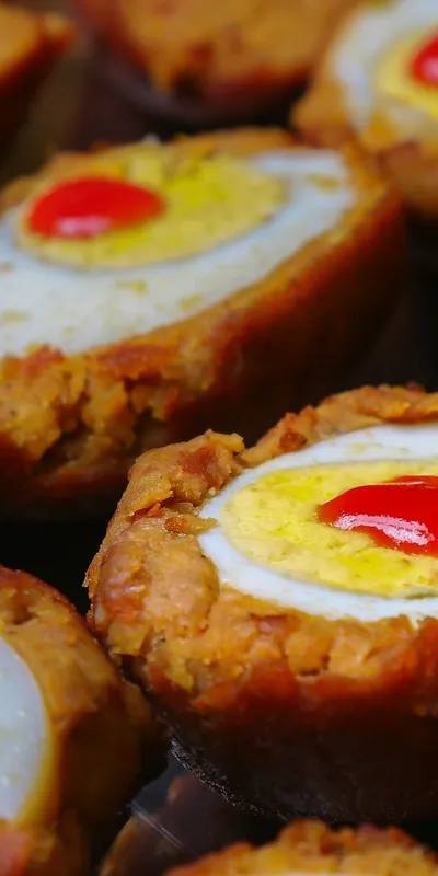 Ouă umplute cu pastă de ficat de pui și muștar, gratinate ușor la airfryer